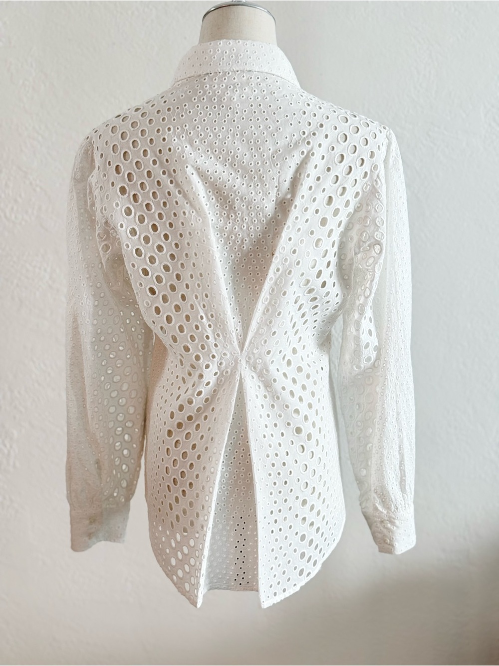 Nicole Miller Artelier White Pleated Puff Sleeve Eyelet Blouse M Cotton Boho - Picture 3 of 15